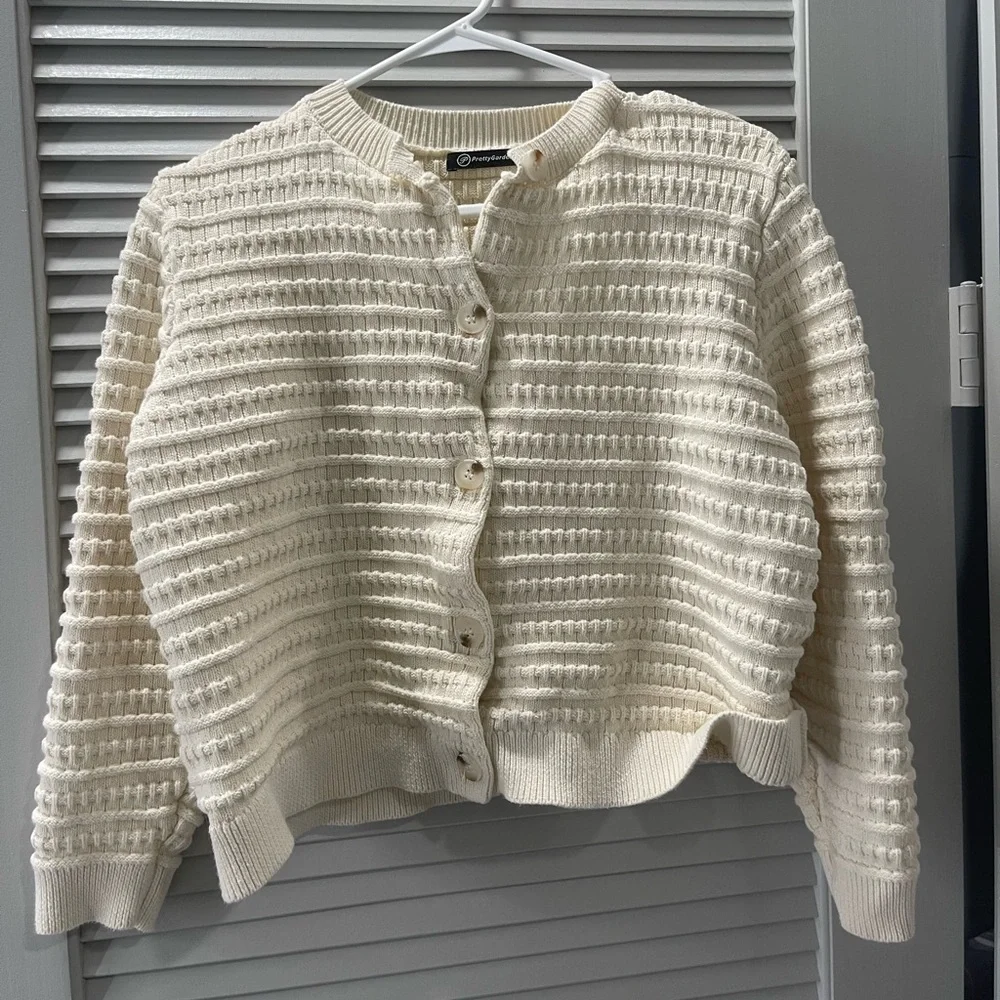 Knit sweater - Picture 1 of 3